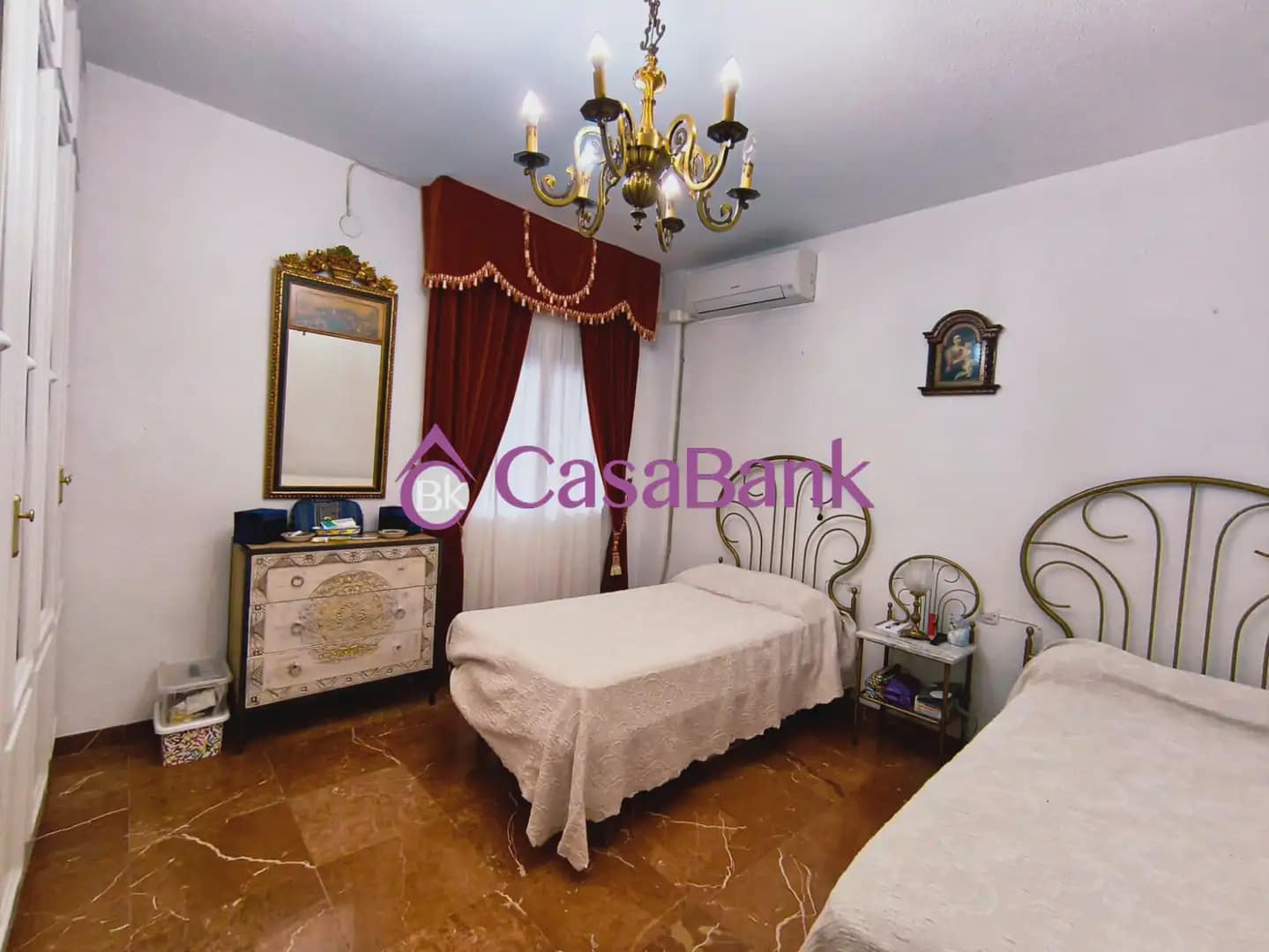 4 Zimmer Wohnung zu verkaufen in Cordoba Stadt - 240.000 € (Ref: 9904800)
