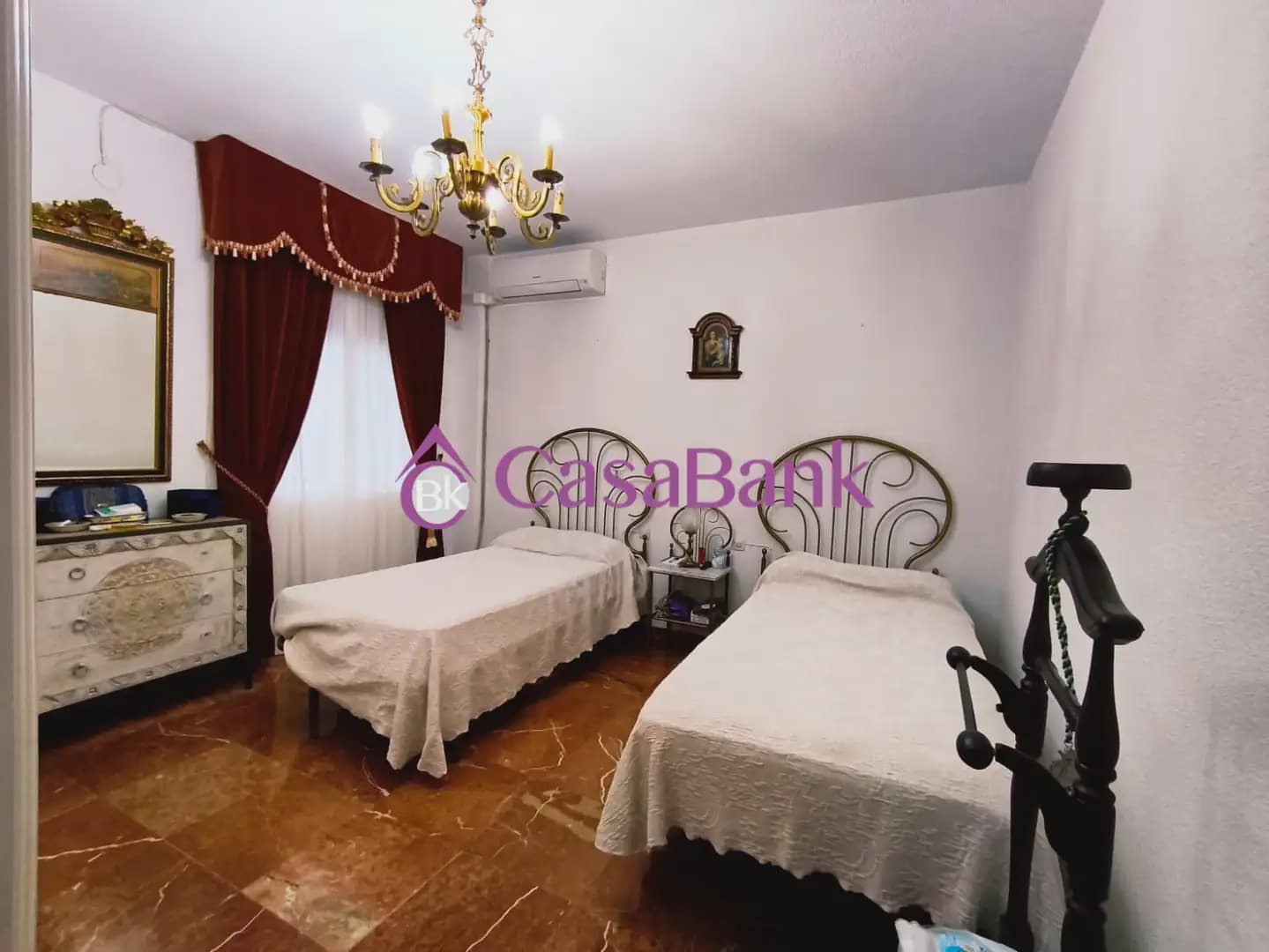 4 Zimmer Wohnung zu verkaufen in Cordoba Stadt - 240.000 € (Ref: 9904800)
