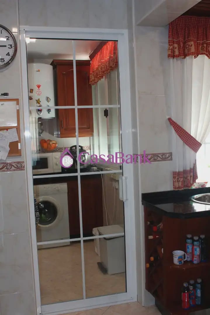 3 sypialnia Mieszkanie do wynajęcia w Miasto Kordoba - 750 € (Ref: 9904801)