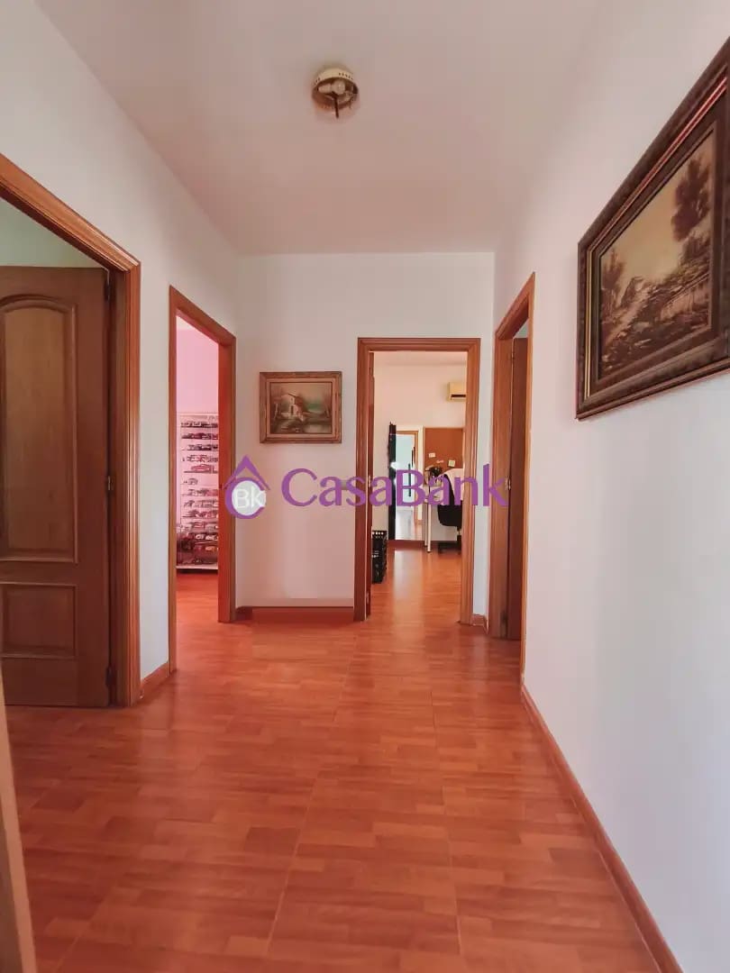 5 soveværelse Villa til salg i Cordoba by med swimmingpool - € 199.000 (Ref: 9904802)