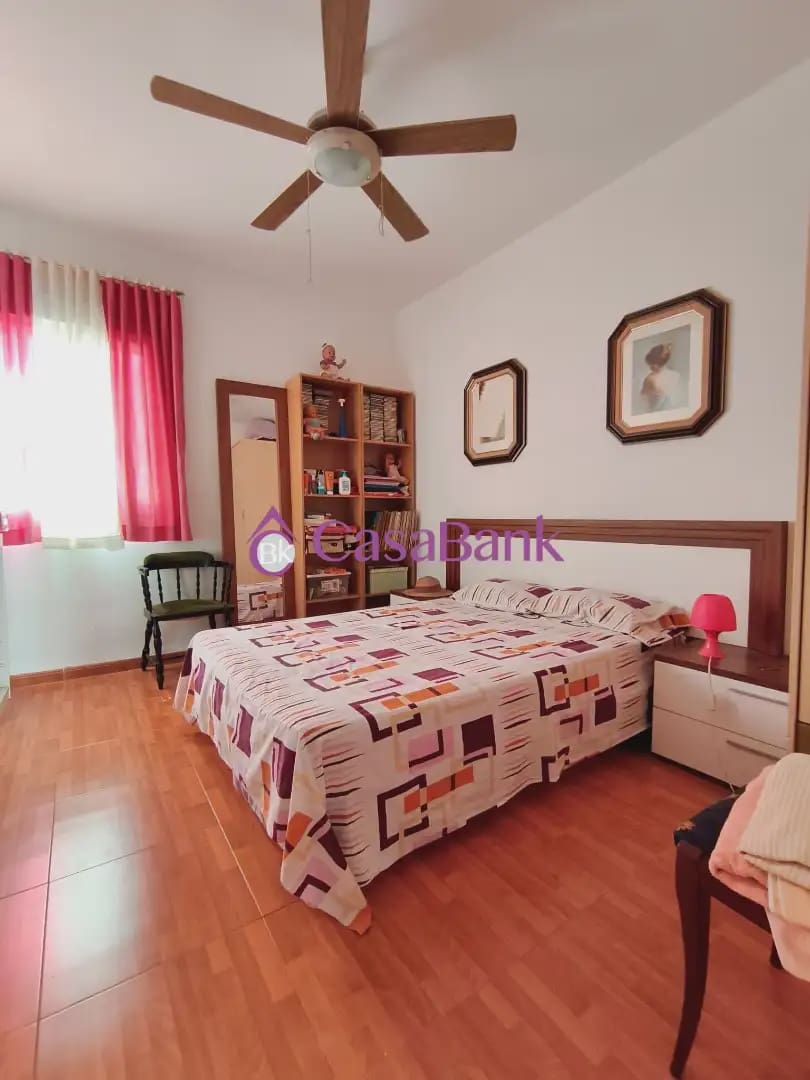 5 soveværelse Villa til salg i Cordoba by med swimmingpool - € 199.000 (Ref: 9904802)