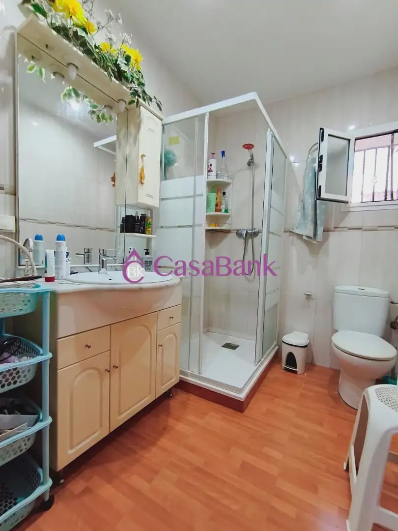 5 soveværelse Villa til salg i Cordoba by med swimmingpool - € 199.000 (Ref: 9904802)