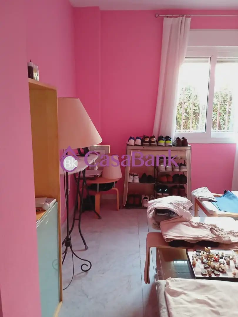 2 soverom Leilighet til salgs i Cordoba by med svømmebasseng garasje - € 285 000 (Ref: 9904804)