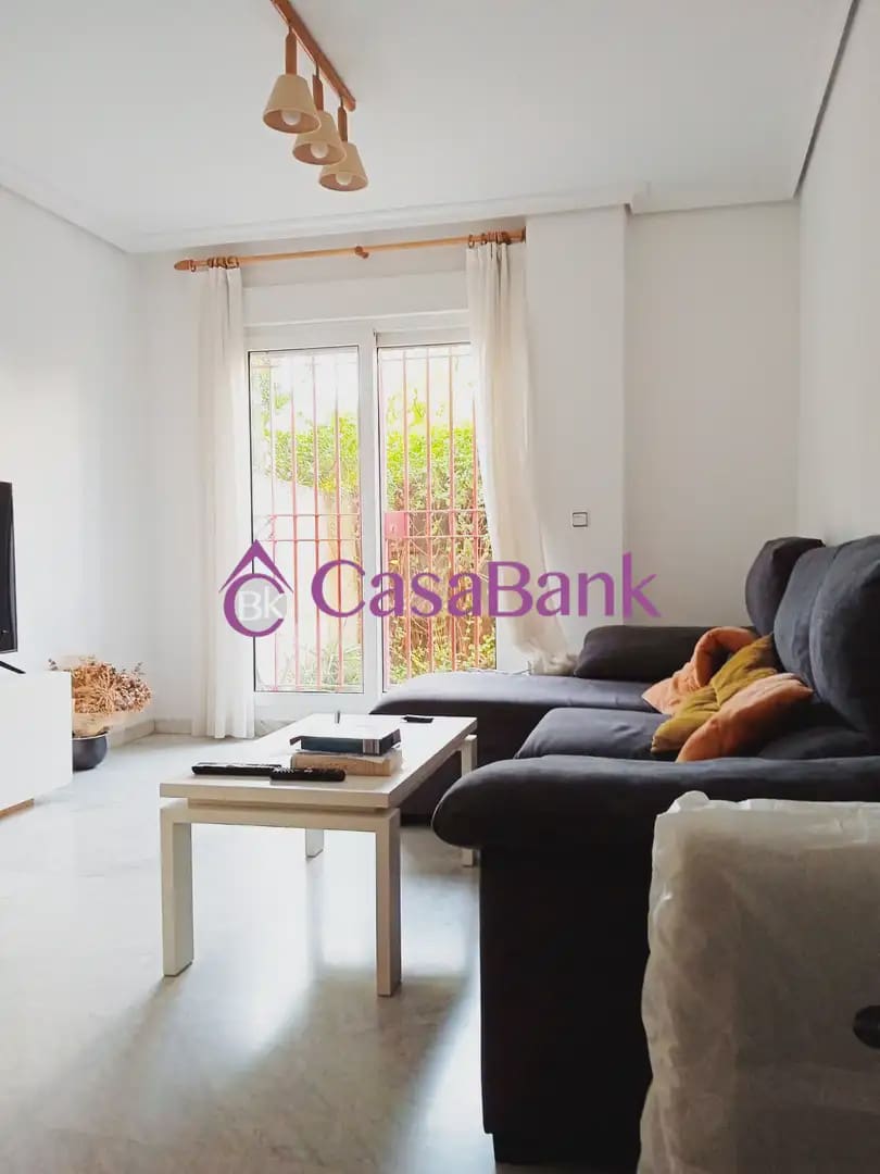2 soverom Leilighet til salgs i Cordoba by med svømmebasseng garasje - € 285 000 (Ref: 9904804)