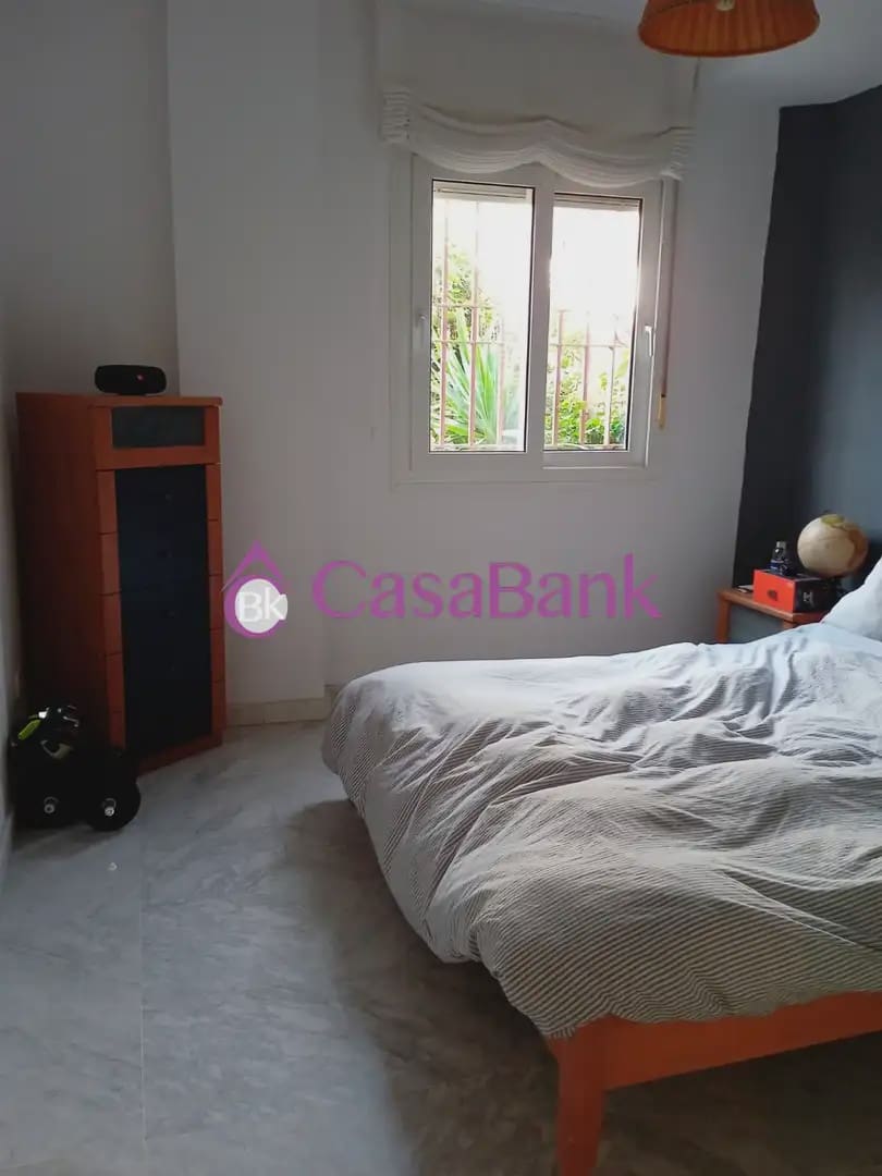 2 soverom Leilighet til salgs i Cordoba by med svømmebasseng garasje - € 285 000 (Ref: 9904804)