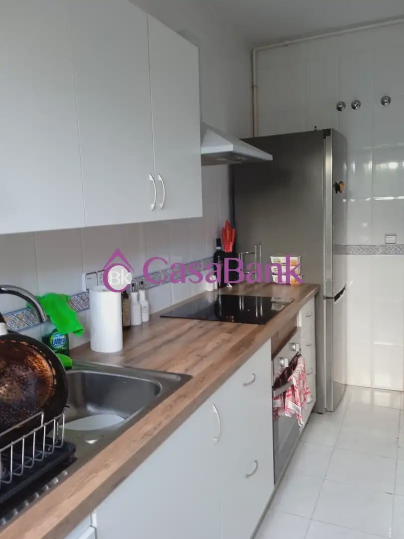2 soverom Leilighet til salgs i Cordoba by med svømmebasseng garasje - € 285 000 (Ref: 9904804)