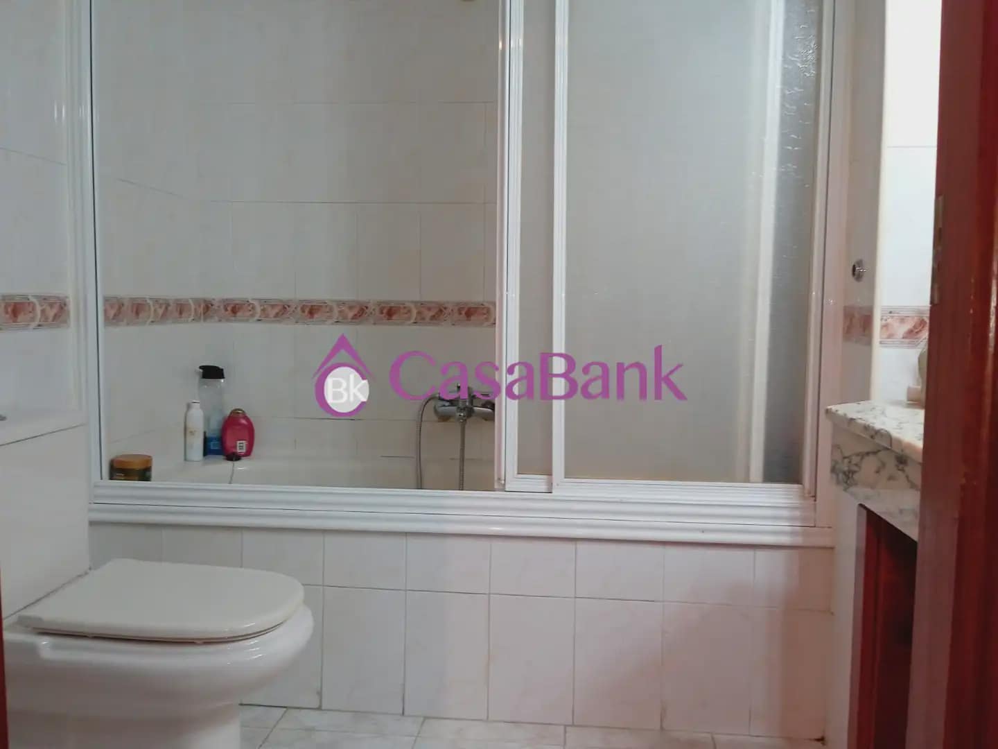2 soverom Leilighet til salgs i Cordoba by med svømmebasseng garasje - € 285 000 (Ref: 9904804)
