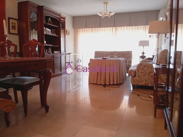 4 soveværelse Lejlighed til leje i Huerta del Rey de Vallellano, Córdoba by - € 1.400 (Ref: 9904806)