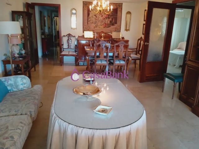 4 soveværelse Lejlighed til leje i Huerta del Rey de Vallellano, Córdoba by - € 1.400 (Ref: 9904806)