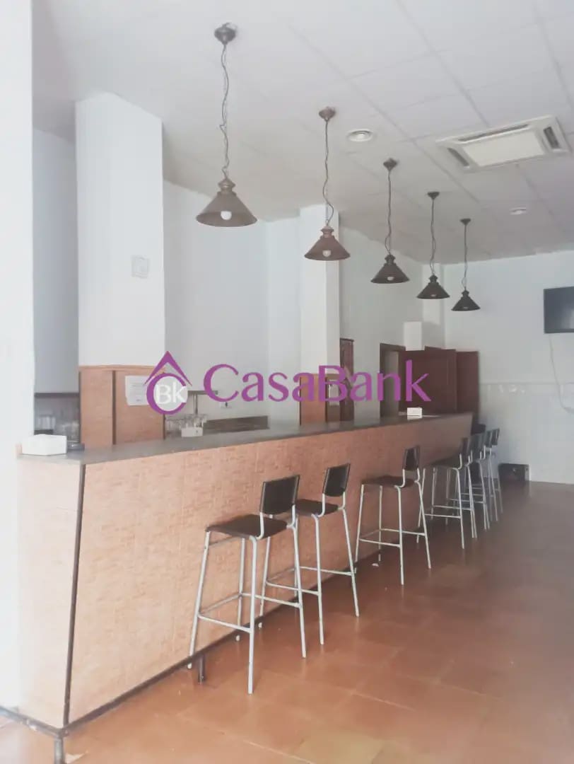 Komercyjne na sprzedaż w Miasto Kordoba - 93 500 € (Ref: 9904811)