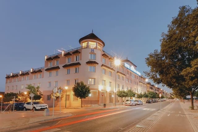 Willa na sprzedaż w Sector Sur, Miasto Kordoba - 155 000 € (Ref: 9904815)