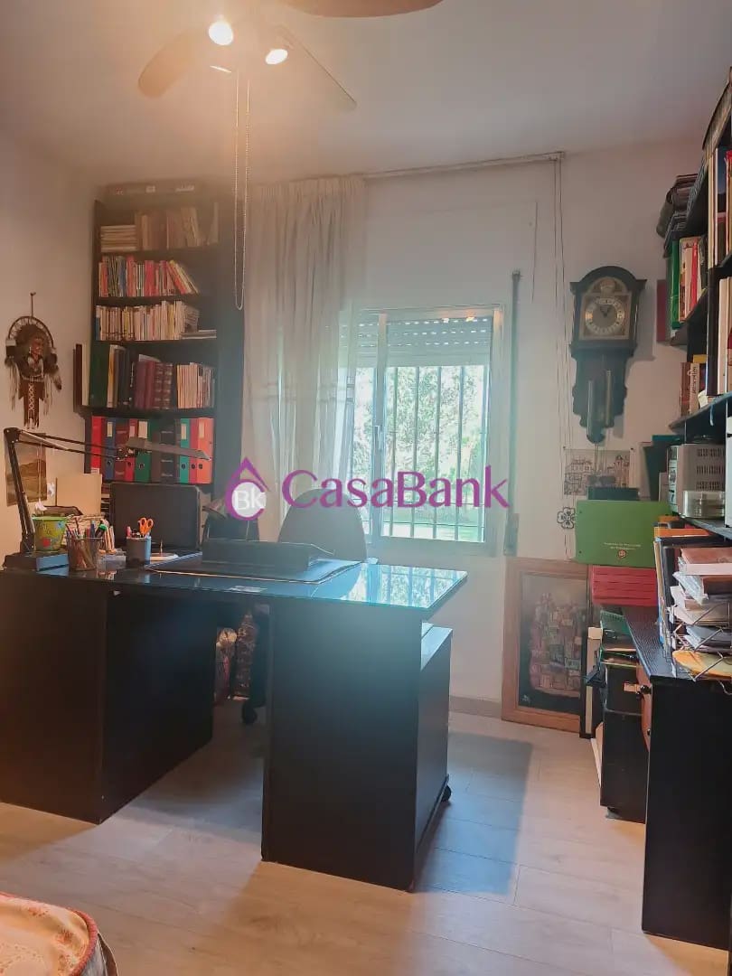 5 soverom Villa til salgs i Cordoba by med svømmebasseng garasje - € 450 000 (Ref: 9904818)