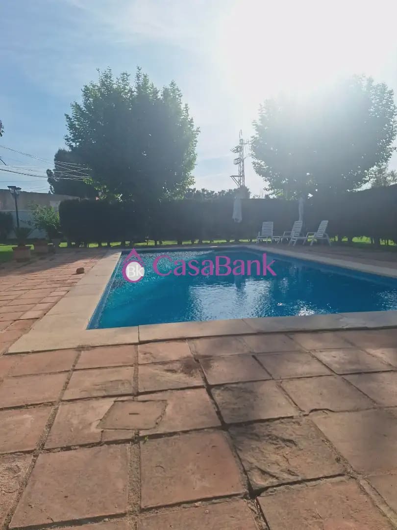 5 soverom Villa til salgs i Cordoba by med svømmebasseng garasje - € 450 000 (Ref: 9904818)