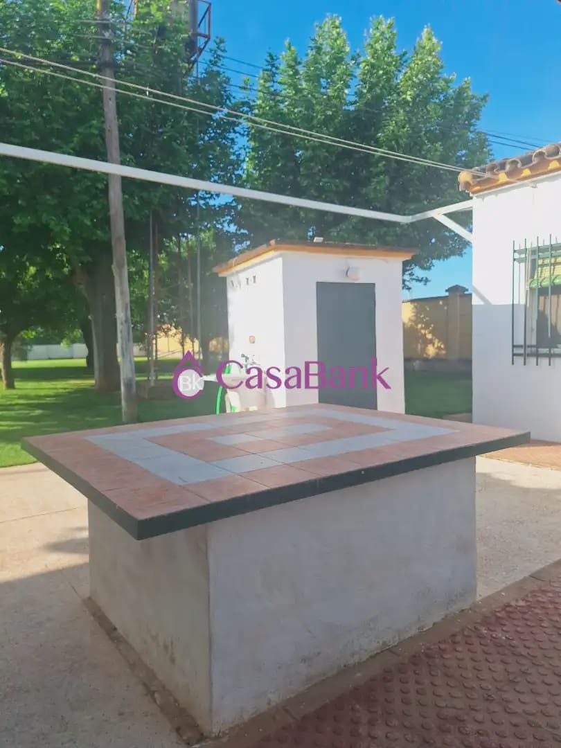 5 soverom Villa til salgs i Cordoba by med svømmebasseng garasje - € 450 000 (Ref: 9904818)