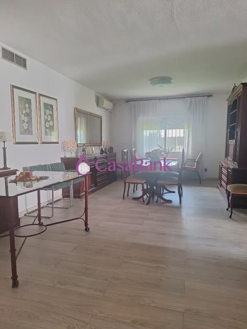 5 soverom Villa til salgs i Cordoba by med svømmebasseng garasje - € 450 000 (Ref: 9904818)
