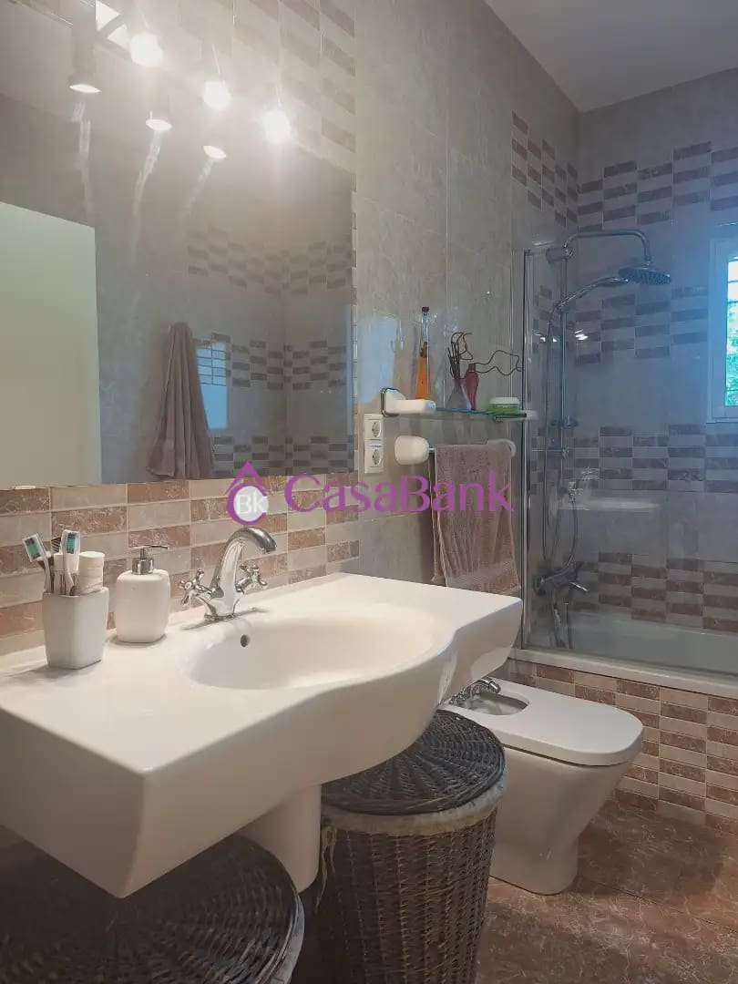 5 soverom Villa til salgs i Cordoba by med svømmebasseng garasje - € 450 000 (Ref: 9904818)