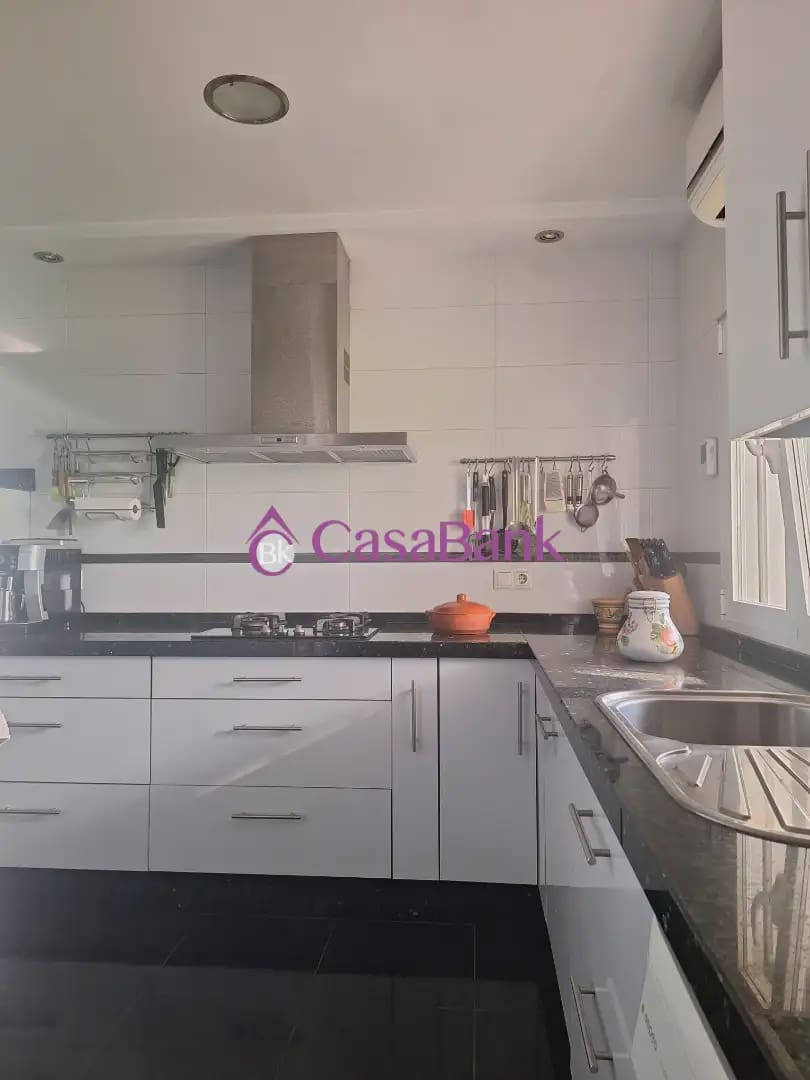 5 soverom Villa til salgs i Cordoba by med svømmebasseng garasje - € 450 000 (Ref: 9904818)