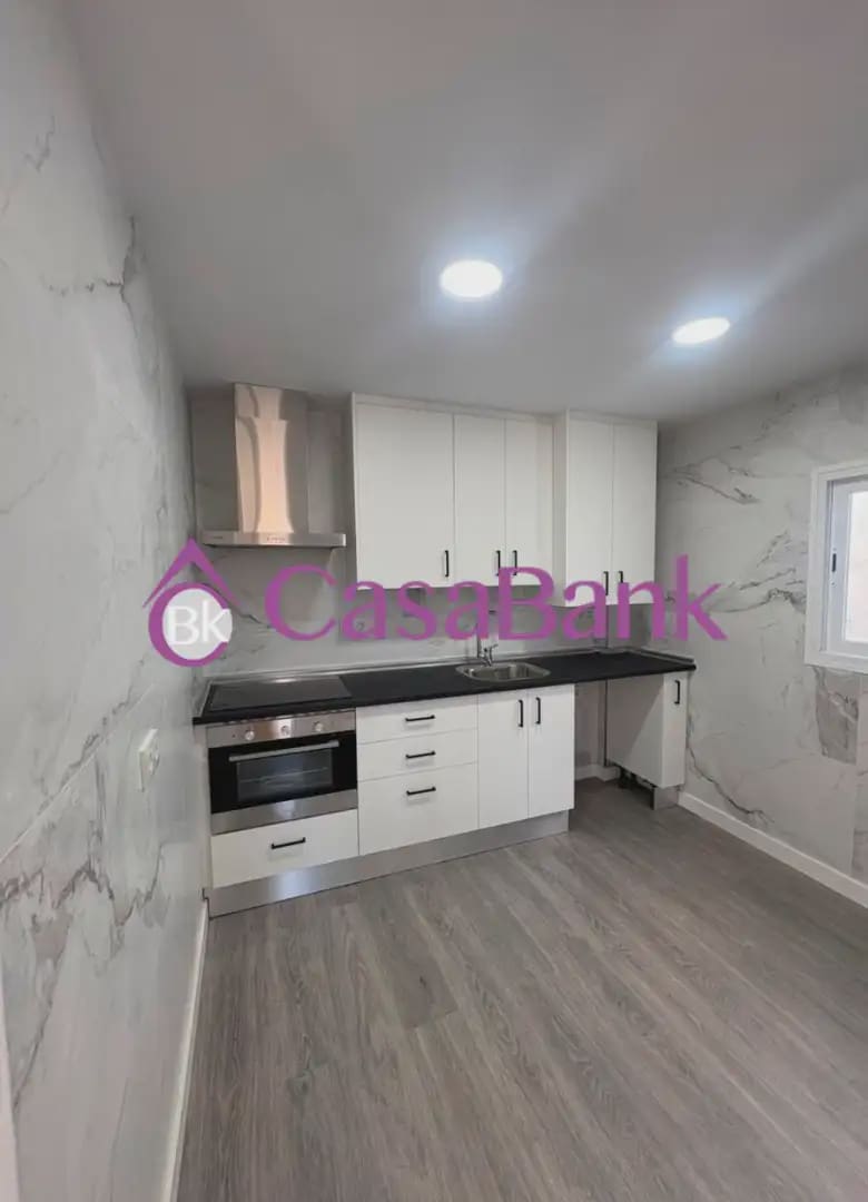 3 slaapkamer Flat te koop in Cordoba stad - € 187.000 (Ref: 9904820)