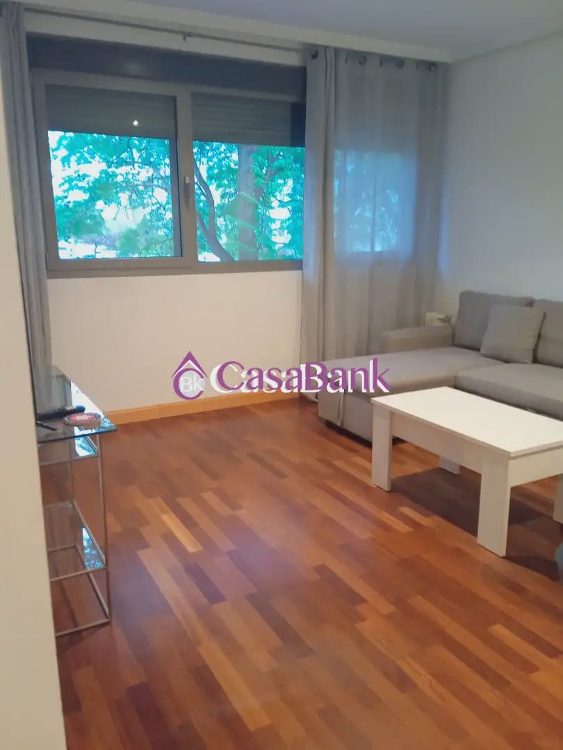 2 soverom Leilighet til salgs i Cordoba by med svømmebasseng garasje - € 249 900 (Ref: 9904828)
