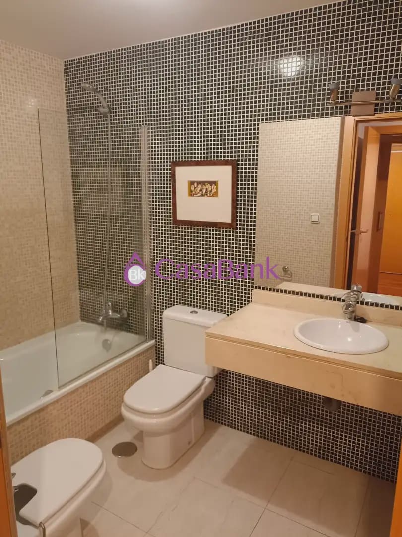 2 soverom Leilighet til salgs i Cordoba by med svømmebasseng garasje - € 249 900 (Ref: 9904828)