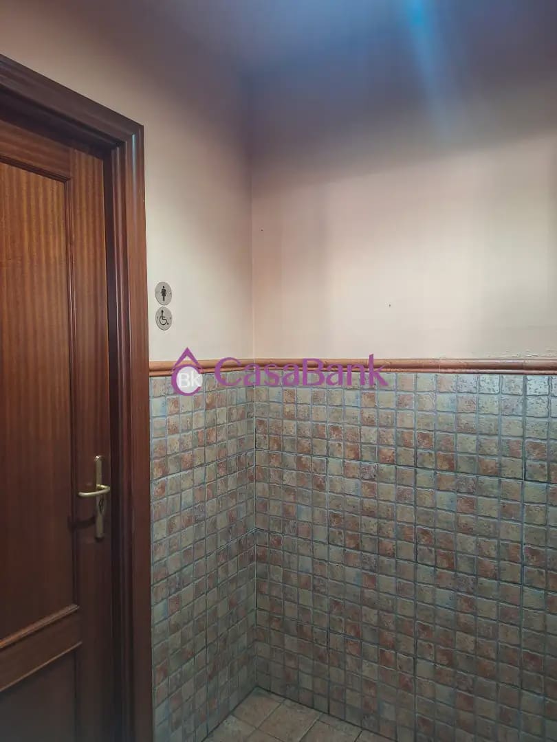 Komercyjne na sprzedaż w Miasto Kordoba - 163 500 € (Ref: 9904831)