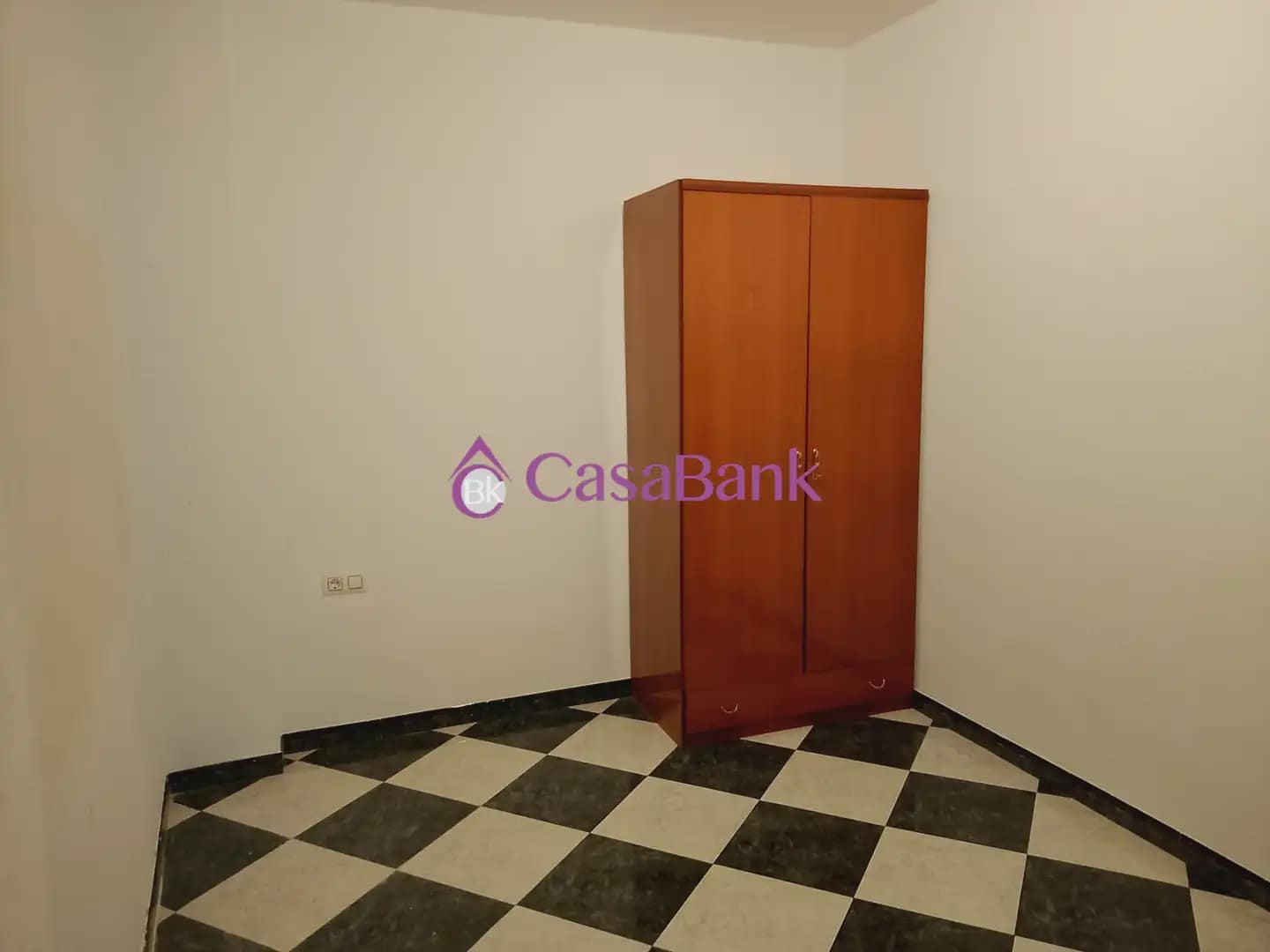 4 sypialnia Dom na sprzedaż w Miasto Kordoba z garażem - 295 800 € (Ref: 9904835)