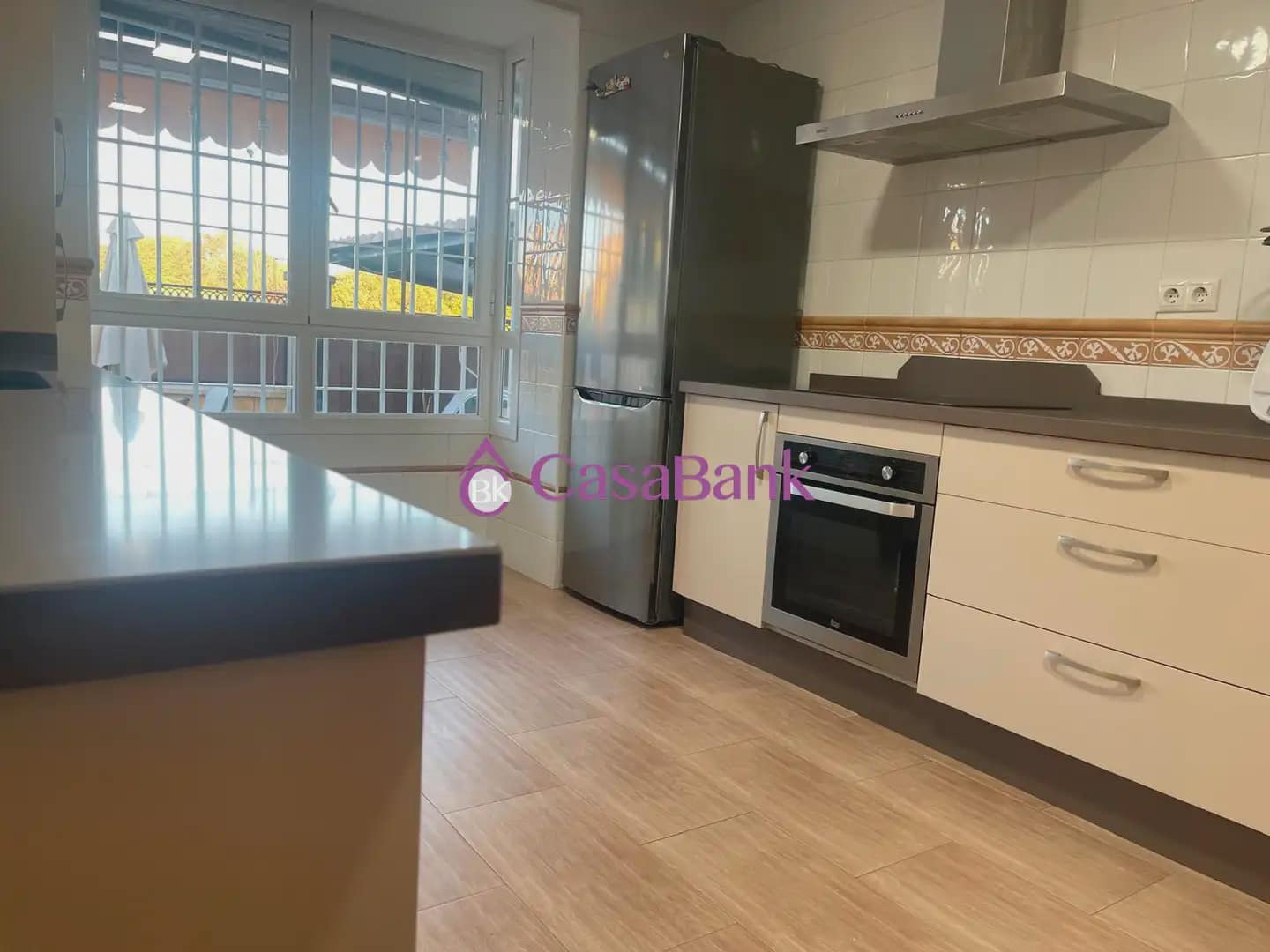 4 sypialnia Dom na sprzedaż w Miasto Kordoba z basenem garażem - 410 000 € (Ref: 9904842)