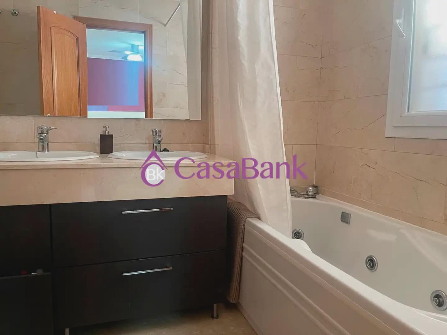 4 sypialnia Dom na sprzedaż w Miasto Kordoba z basenem garażem - 410 000 € (Ref: 9904842)