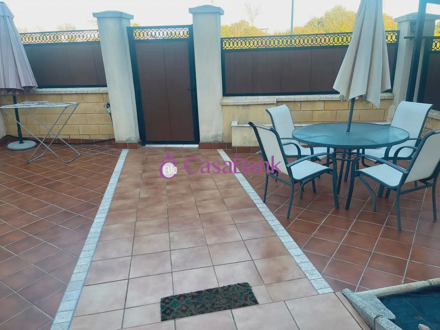 4 sypialnia Dom na sprzedaż w Miasto Kordoba z basenem garażem - 410 000 € (Ref: 9904842)