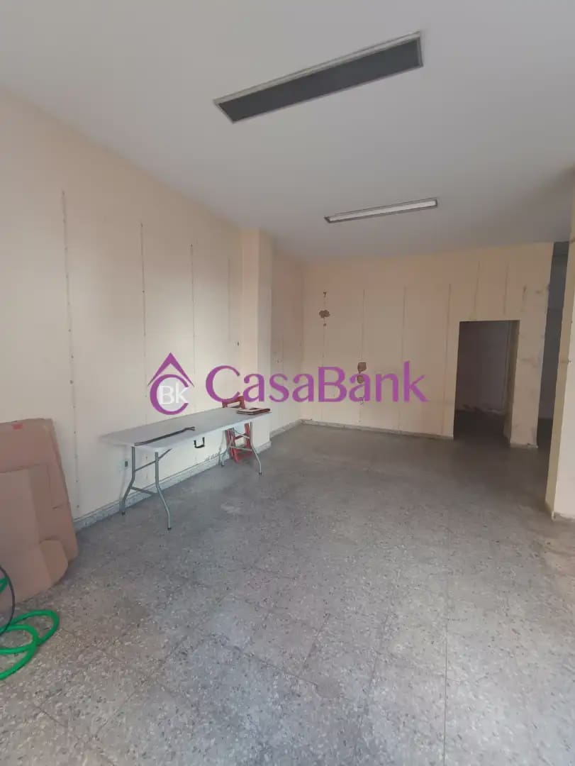 Kommersiell att hyra i Cordoba stad - 450 € (Ref: 9904843)