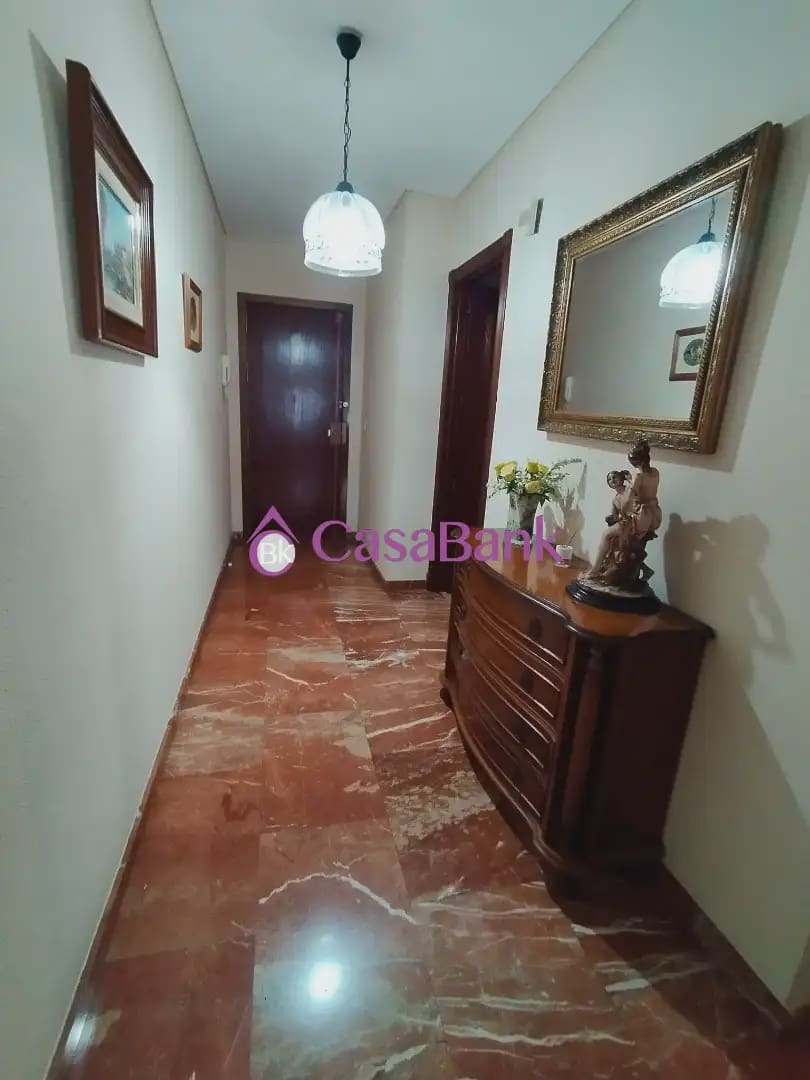 Piso de 4 habitaciones en Córdoba ciudad en venta - 290.000 € (Ref: 9904849)