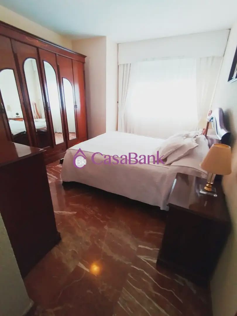 Piso de 4 habitaciones en Córdoba ciudad en venta - 290.000 € (Ref: 9904849)