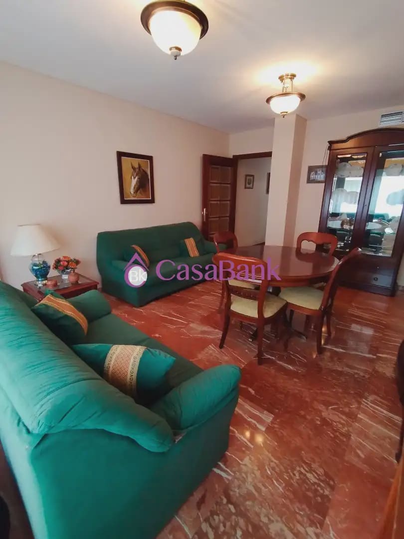 Piso de 4 habitaciones en Córdoba ciudad en venta - 290.000 € (Ref: 9904849)