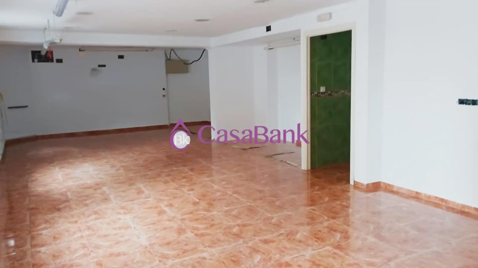 Commerciale in vendita in Cordova citta - 100.000 € (Rif: 9904851)