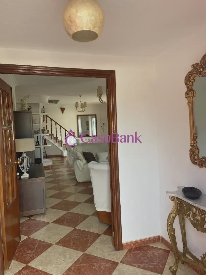 Chalet de 8 habitaciones en Córdoba ciudad en venta con piscina garaje - 320.000 € (Ref: 9904854)