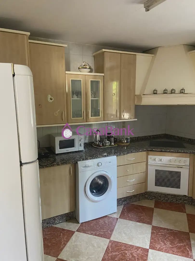 Chalet de 8 habitaciones en Córdoba ciudad en venta con piscina garaje - 320.000 € (Ref: 9904854)