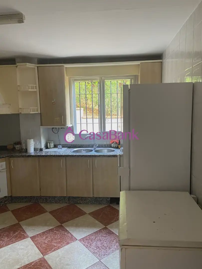 Chalet de 8 habitaciones en Córdoba ciudad en venta con piscina garaje - 320.000 € (Ref: 9904854)