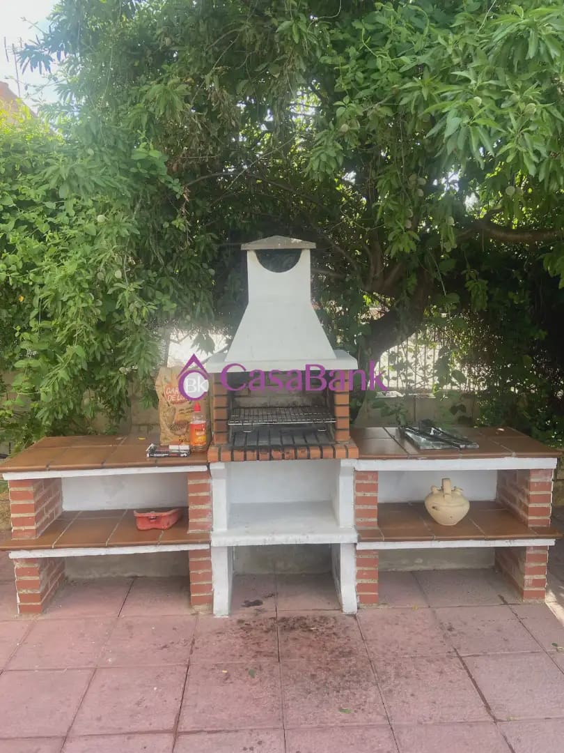 Chalet de 8 habitaciones en Córdoba ciudad en venta con piscina garaje - 320.000 € (Ref: 9904854)
