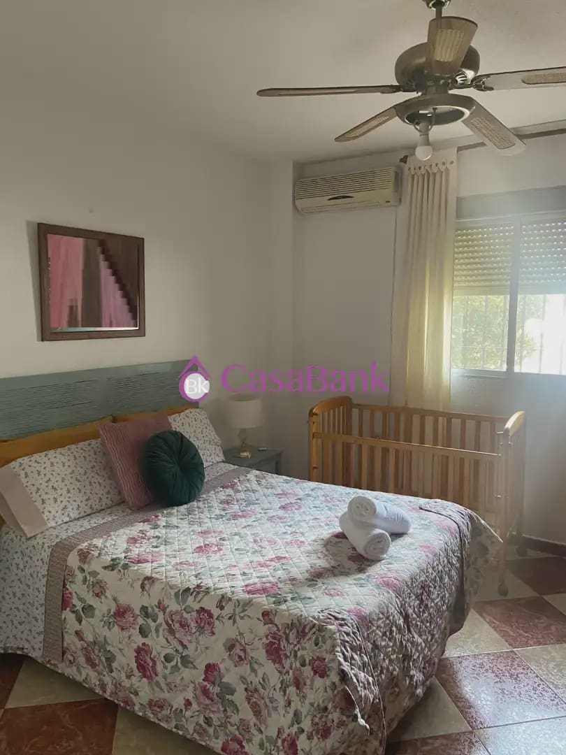 Chalet de 8 habitaciones en Córdoba ciudad en venta con piscina garaje - 320.000 € (Ref: 9904854)