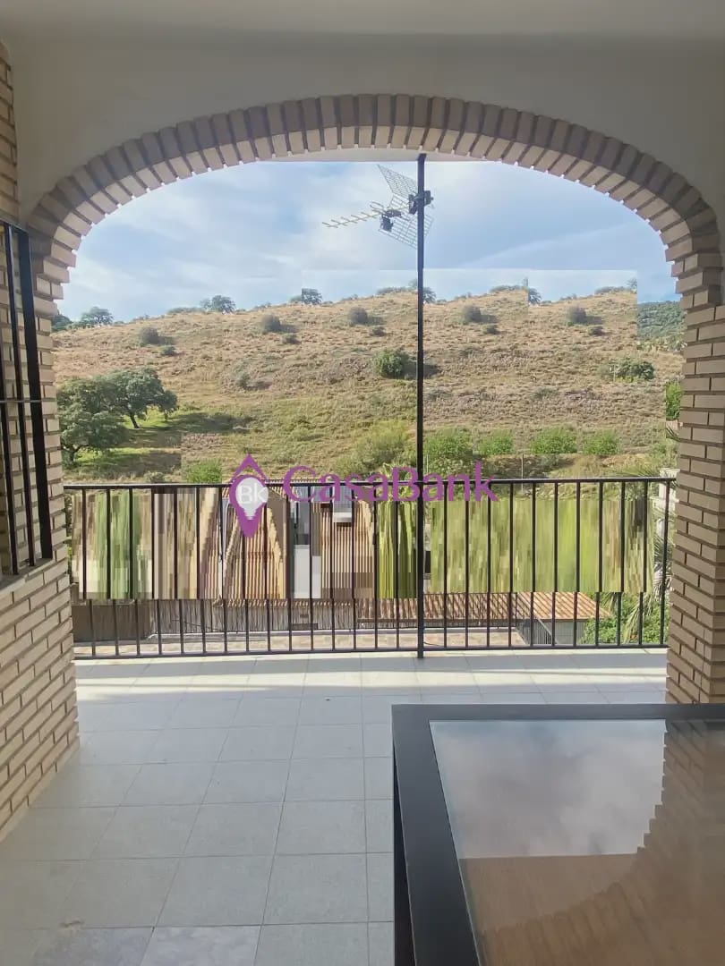 Chalet de 8 habitaciones en Córdoba ciudad en venta con piscina garaje - 320.000 € (Ref: 9904854)