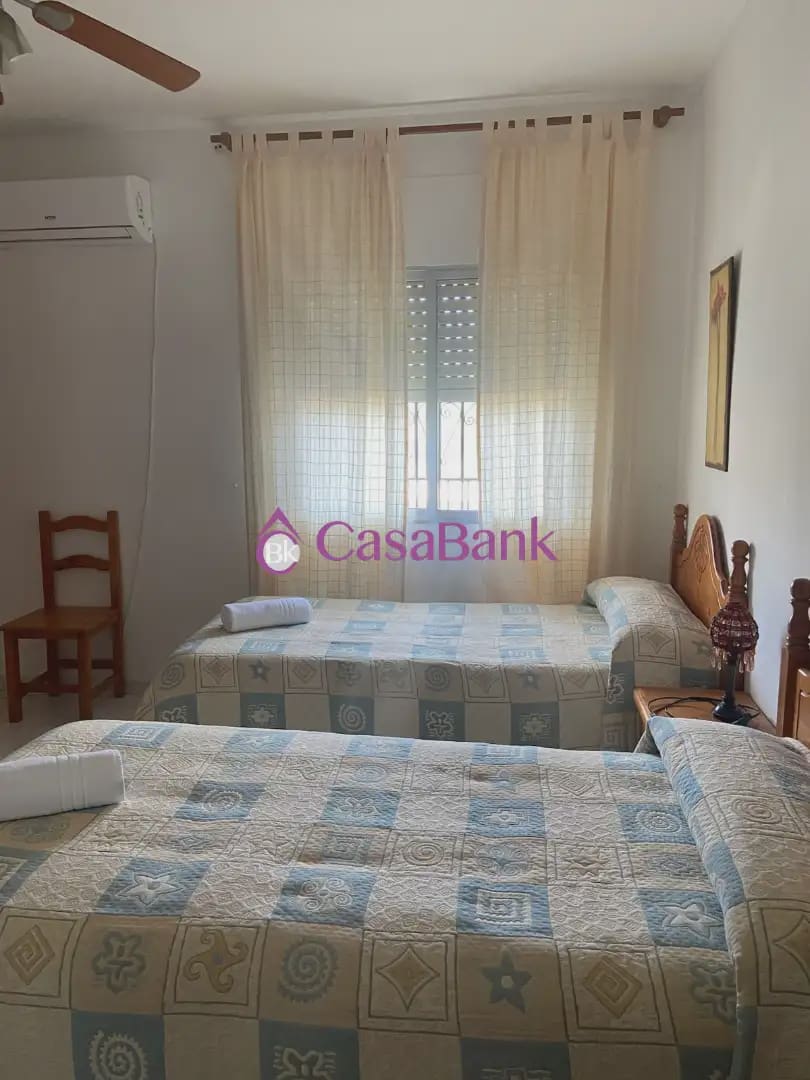 Chalet de 8 habitaciones en Córdoba ciudad en venta con piscina garaje - 320.000 € (Ref: 9904854)