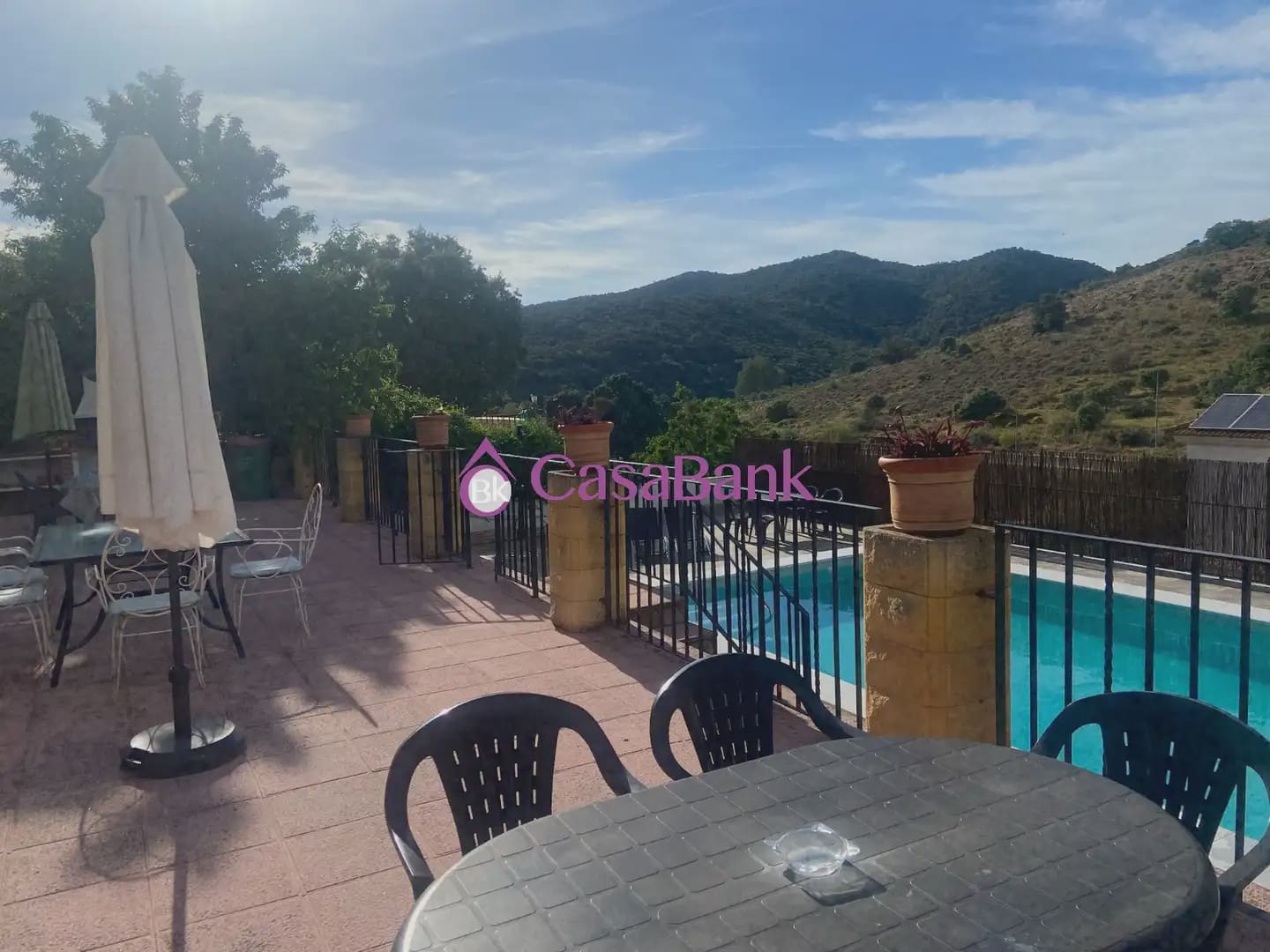 Chalet de 8 habitaciones en Córdoba ciudad en venta con piscina garaje - 320.000 € (Ref: 9904854)