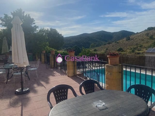 8 soverom Villa til salgs i Alcolea, Córdoba by med svømmebasseng garasje - € 320 000 (Ref: 9904854)