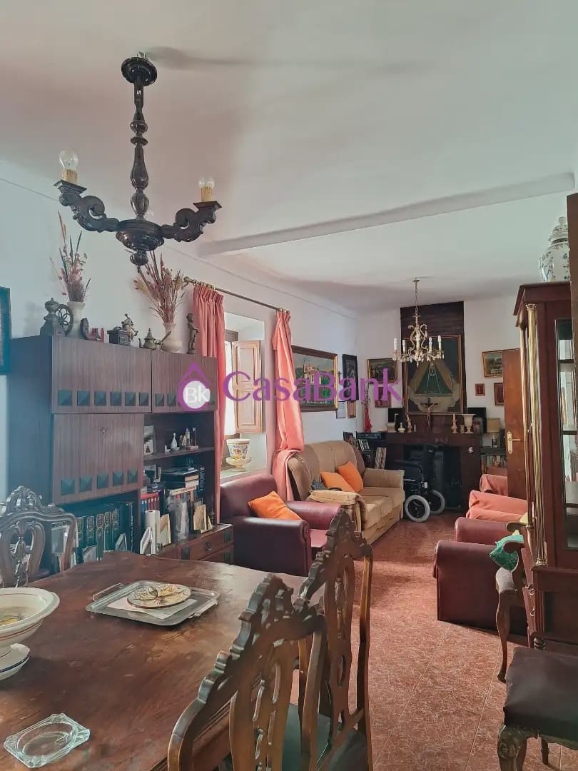 7 sypialnia Dom na sprzedaż w Miasto Kordoba z garażem - 285 000 € (Ref: 9904855)