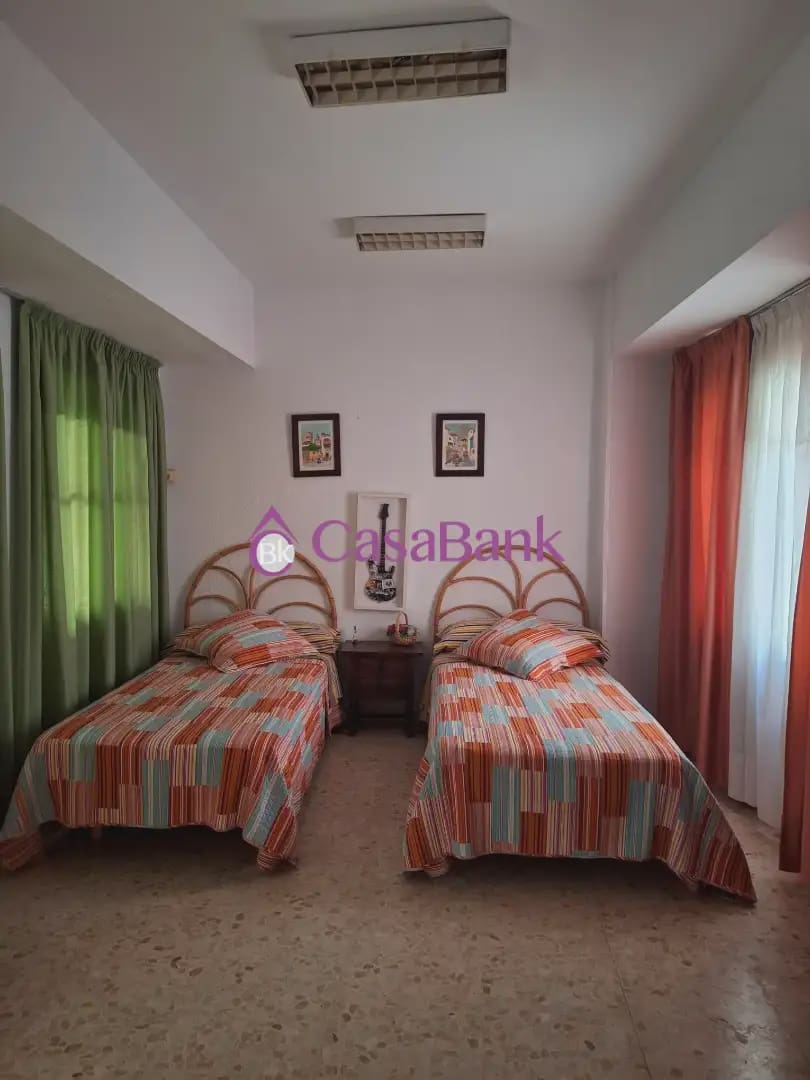 9 sypialnia Dom na sprzedaż w Miasto Kordoba - 550 000 € (Ref: 9904860)