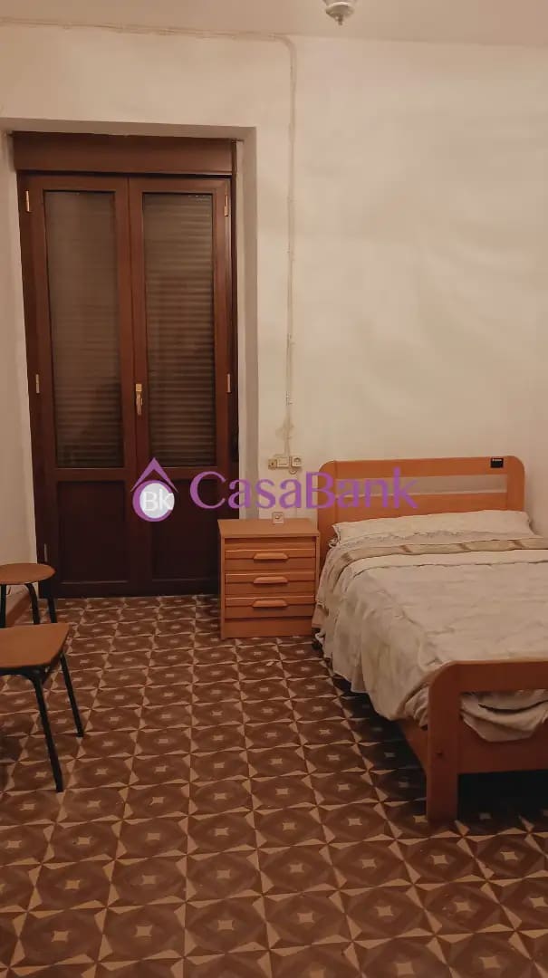 8 sypialnia Willa na sprzedaż w Miasto Kordoba z garażem - 220 000 € (Ref: 9904863)
