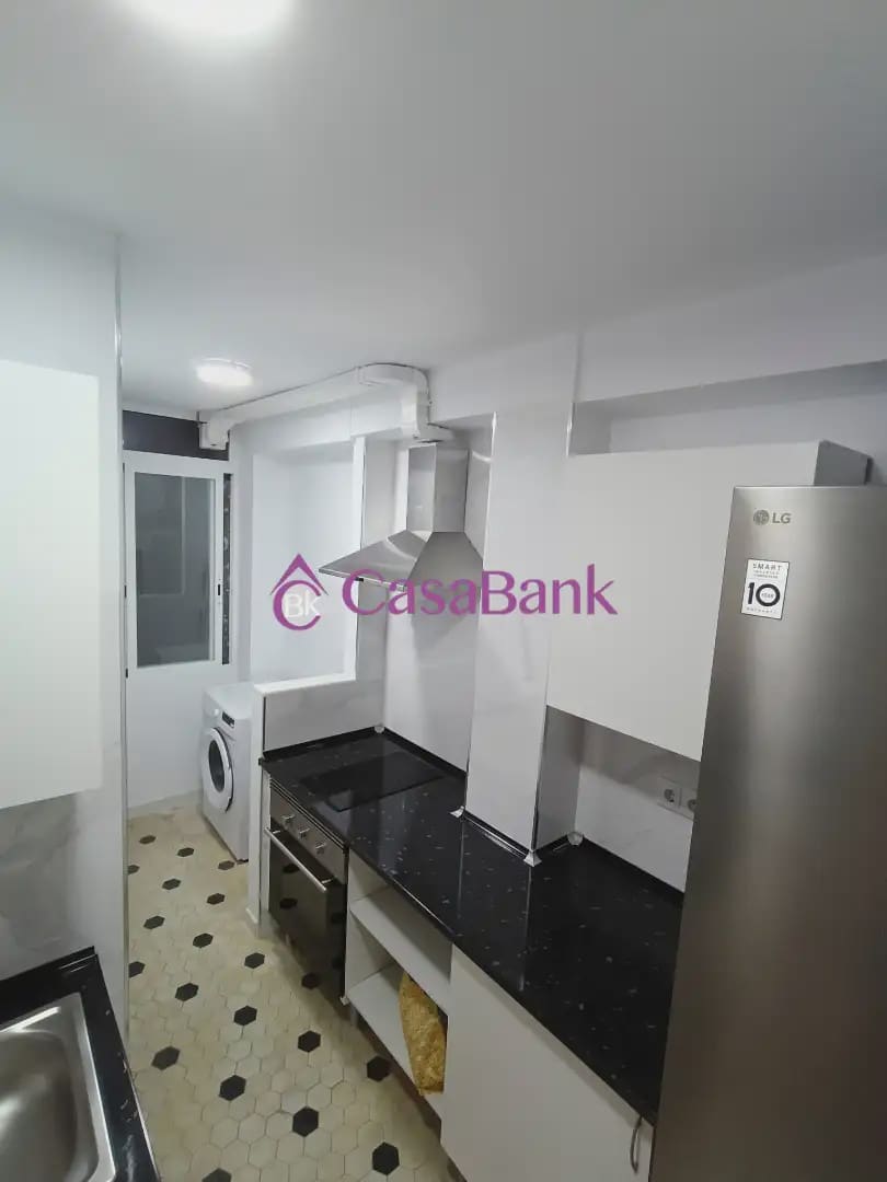 Piso de 3 habitaciones en Córdoba ciudad en venta - 175.000 € (Ref: 9904867)
