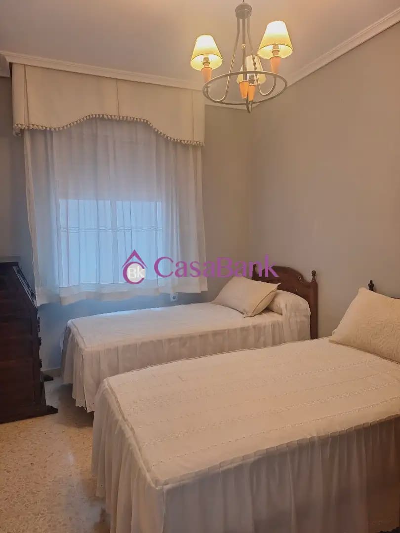 4 Zimmer Wohnung zu verkaufen in Cordoba Stadt - 229.900 € (Ref: 9904874)