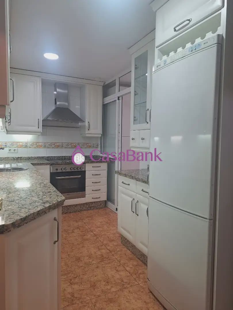 4 Zimmer Wohnung zu verkaufen in Cordoba Stadt - 229.900 € (Ref: 9904874)