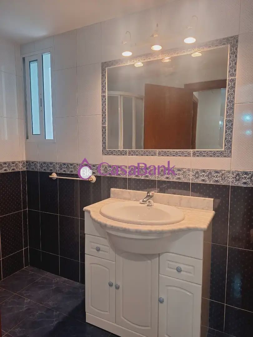 4 Zimmer Wohnung zu verkaufen in Cordoba Stadt - 229.900 € (Ref: 9904874)